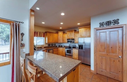 Zion National Park East Entrance Cabin | Zion Views- Casa De Canyon+ Resort Access