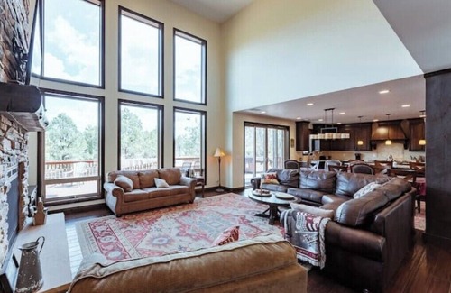 Zion National Park East Entrance House | Zion Views- The Retreat +Resort Access