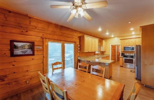 Zion National Park East Entrance House | Zion Views-Timber Ridge Lodge+ Resort Access
