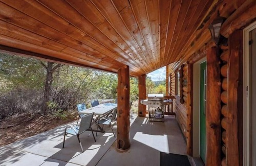 Zion National Park East Entrance Cabin | Zion Views- West Overlook Cabin+Resort Access