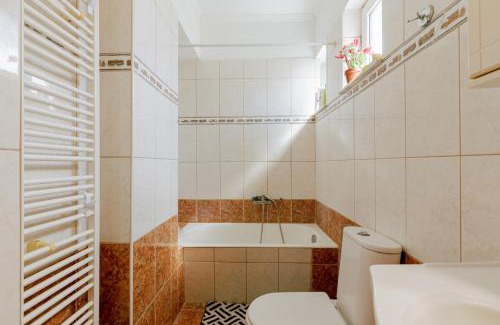 Zipari Apartment | Zipari Oasis Modern Comforts with Stunning Views