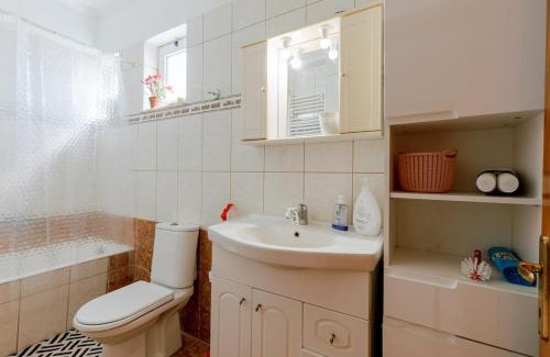 Zipari Apartment | Zipari Oasis Modern Comforts with Stunning Views