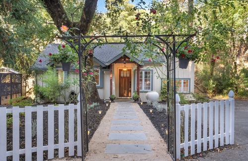Kenwood House | Zoë Creekside-Tranquil Redwoods-20 wineries 3 mi