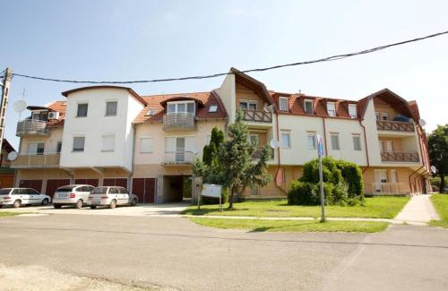Hajduszoboszlo Apartment | Zoli Apartmanok-Adri Kölcsey 32