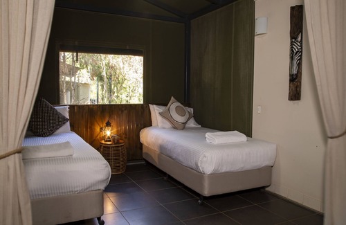 Dubbo Cabin | Zoofari Lodge at Taronga Western Plains