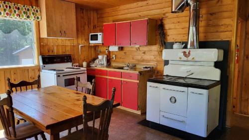 Frampton Ski Chalet | Zoucky Shack - Chalet Miller Zoo