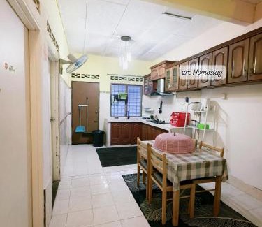 Kuala Langat District House | ZRC Homestay