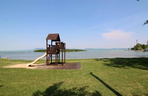 Balatonboglar Apartment | Zsuzsanna Apartmanház
