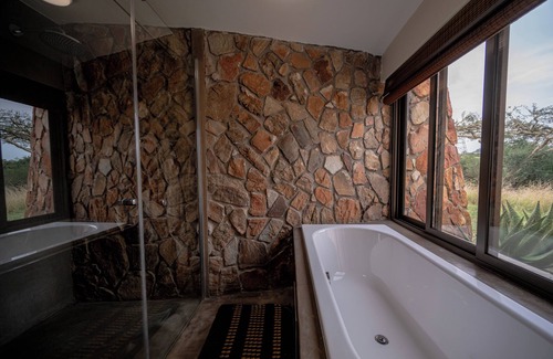 Ulundi Cabin | Zulu Rock Lodge - Babanango Game Reserve