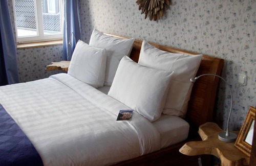 Nideggen Hotel | Zur Ewigen Lampe at Hemingway Trail