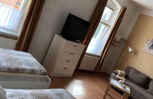 Zwickau Apartment | ZW01c Comfortable, centrally located 1-room apartment in Zwickau