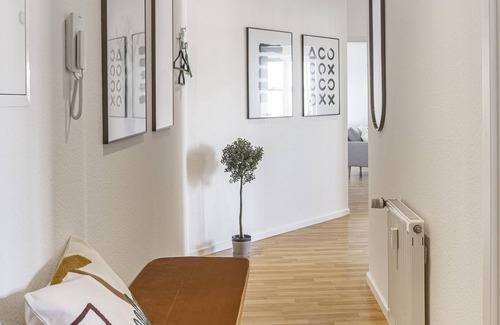 Zwickau Apartment | Zwickau Dr.-Friedrichs-Ring | One-Bedroom Suite L