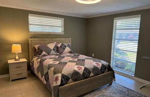 New Port Richey East House | Zyon Cozy Home