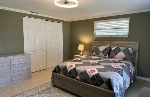 New Port Richey East House | Zyon Cozy Home