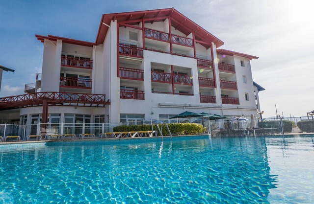 À 50m de la Plage! Apt Duplex + Vue sur le Port