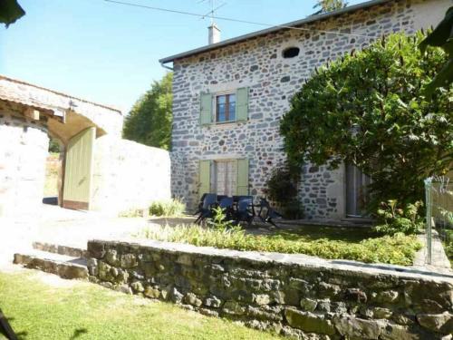 Élégante maison de maître XVIIIe, jardin clos 500m², nature, proche Puy-en-Velay, 11 pers., cosy & confort - FR-1-582-315