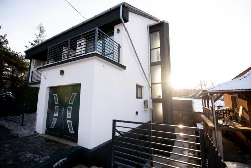 ÚJ - Emili Apartman Miskolctapolca - 27 főre