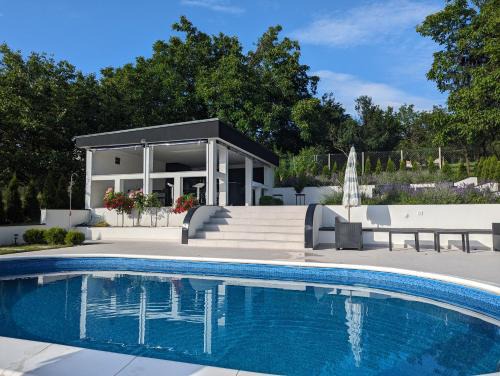 Čudna šuma apartmani Vrdnik