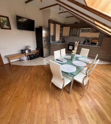 Апартаменти на Сихові