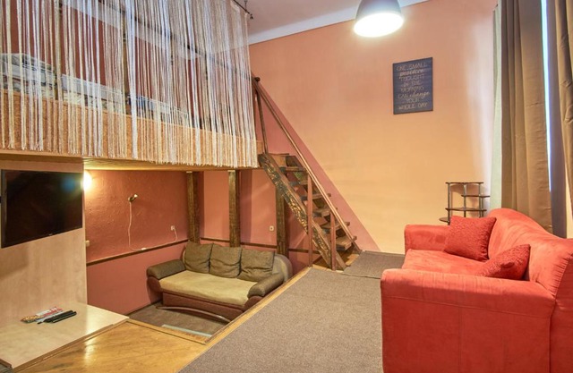 Двухуровневая квартира в центре