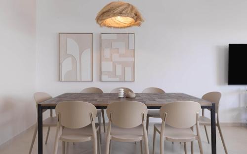 דירה למשפחות עם מרפסת ונוף לים