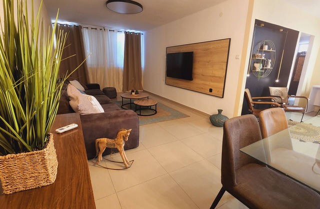 דירה נעימה מאובזרת ומעוצבת אדריכלית