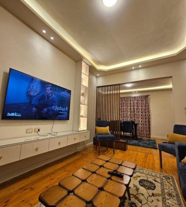 شقة بوسط المدينة الدقي