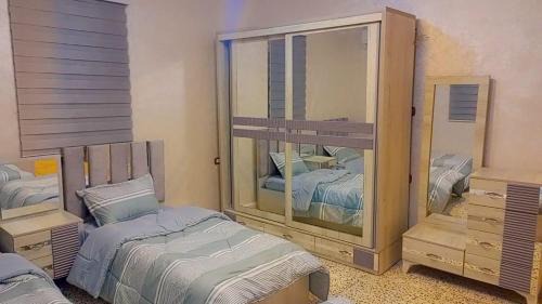 شقه مفروشه للايجار و بيت مزرعة مفروشه للايجار