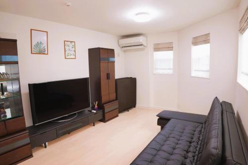 全新设备设施 3层102平方独栋洋房4室1厅2卫2个洗澡间 厨房完备 交通便利