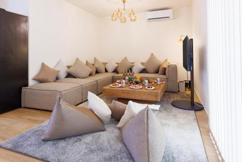 新築 最大12名 BBQ サウナ完備 駐車3台OK 恩納村の貸別荘 リゾートヴィラEast