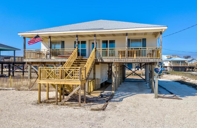 051 Topsail
