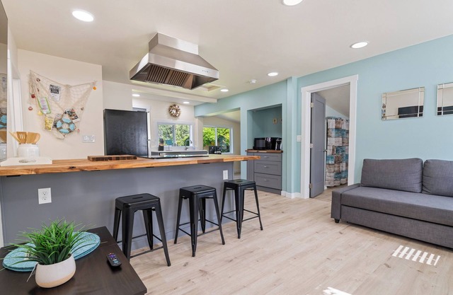 1/2 Mi to Ocean: Copalis Beach Hideaway!