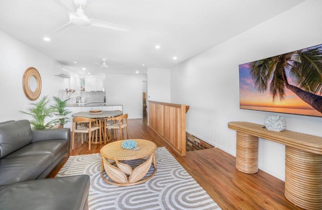1-46 Manooka Drive - Rainbow Beach Aircon. Wifi. Pool. View
