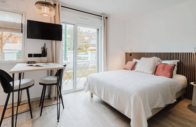 1 - Appart'Hôtel Neostelia-Annecy