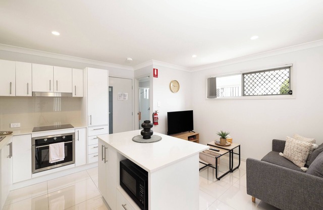 1 Bdr Apt! GST Credits! Undercover Parking! 516F1
