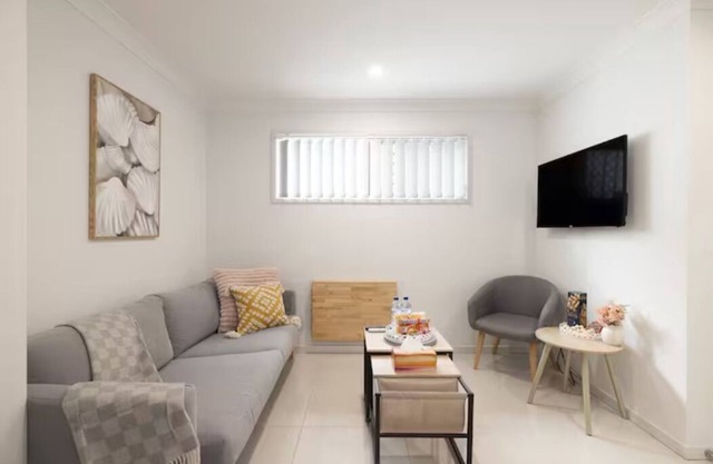 1 Bdr Apt! GST Credits! Kitchen! Parking! 239AF1