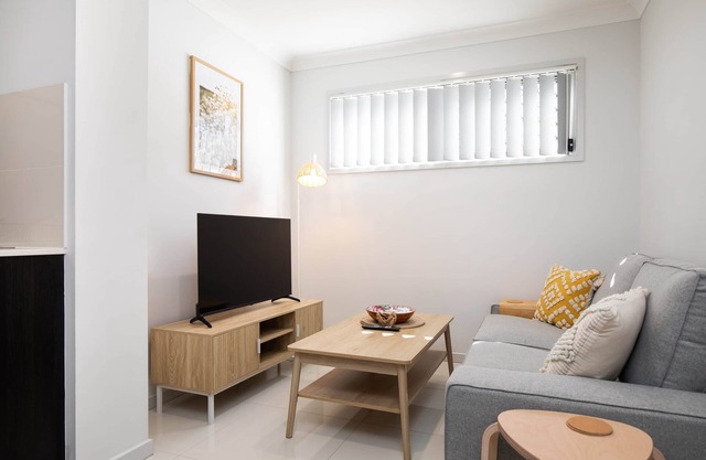 1 Bdr Apt! GST Credits! Kitchen! Parking! 231F1