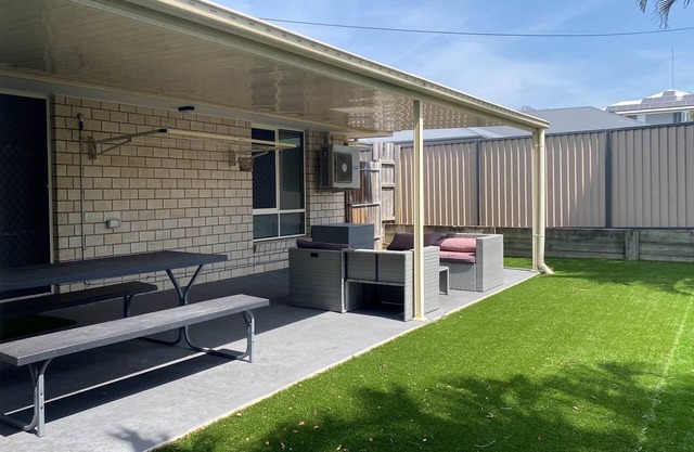 1 Bdr Apt! Private Garden! Covered Parking! 12BS1