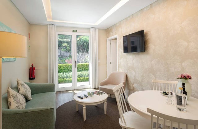 1-bed Garden Apt 1 in character Babosas Village