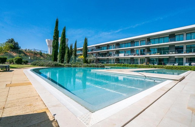 1 Bed With Balcony Pool and Tennis