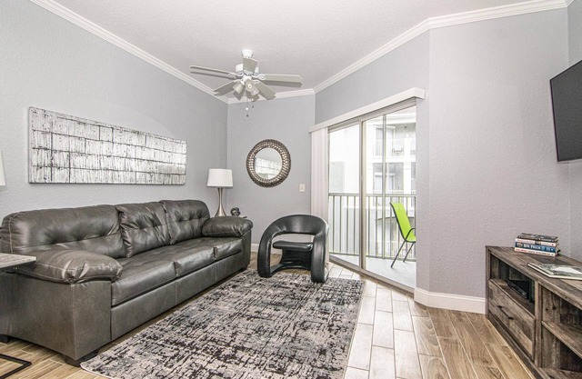 1 Bedroom 1 Bath - Walk to Top Golf & IFLY Tampa