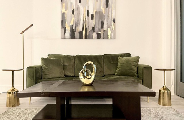 1 BEDROOM 1 BATHROOM APT | HEART OF TYSONS CORNER