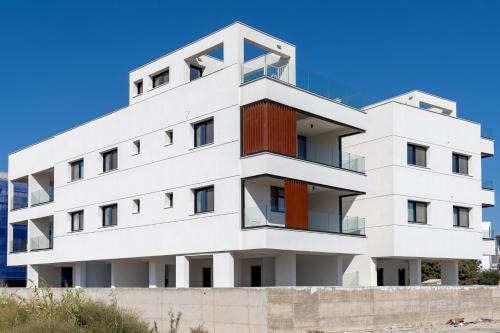 1-Bedroom Apartment & Balcony by Jas Living 101 in Larnaca