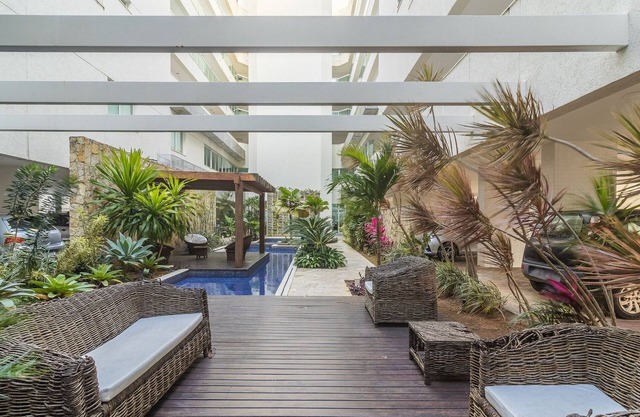 1 Bedroom Apartment in Oceanfront Condo Mnda0217