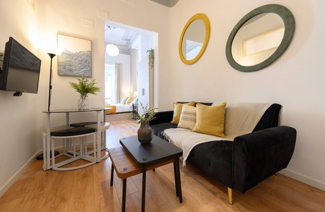 1-bedroom flat with balcony in the heart of Madrid