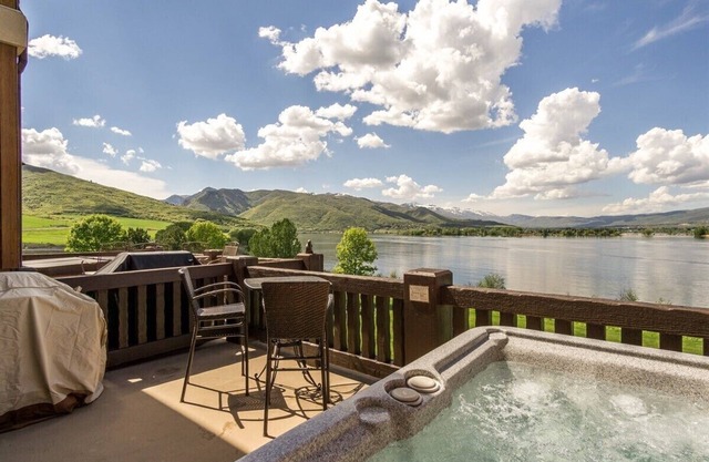 1 Bedroom Luxury Condo in Huntsville, Utah - Snowbasin Lodging LS63A