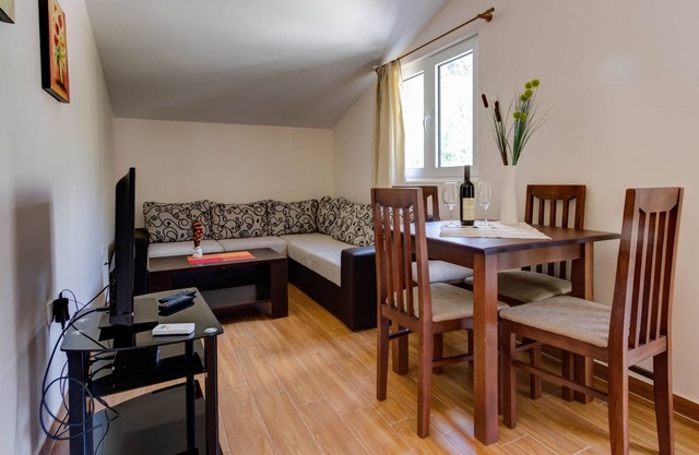 1 Bedroom Peacefull apartment few minutes of walk from the Sea and City Center