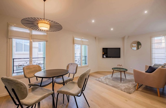 1 Bedroom : Scandinavian Urban 4 in city center