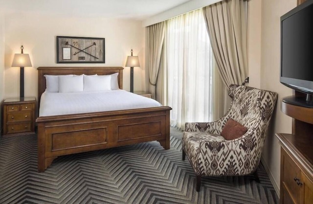 1-Bedroom Suite at a 4⭐️ Hotel