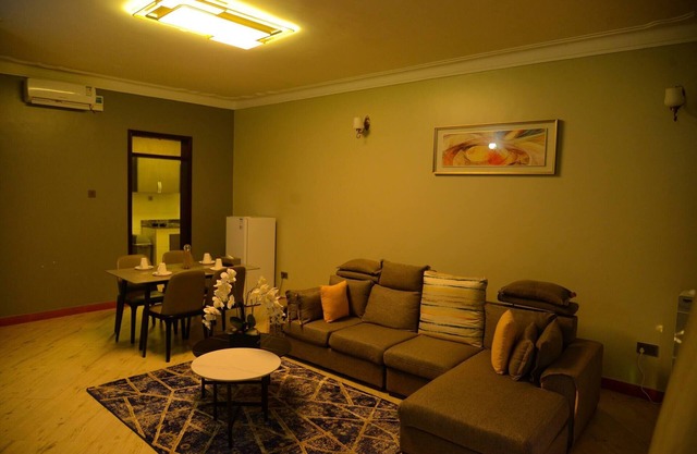 1 Bedroom Suite In 3 Bedroom Apartment